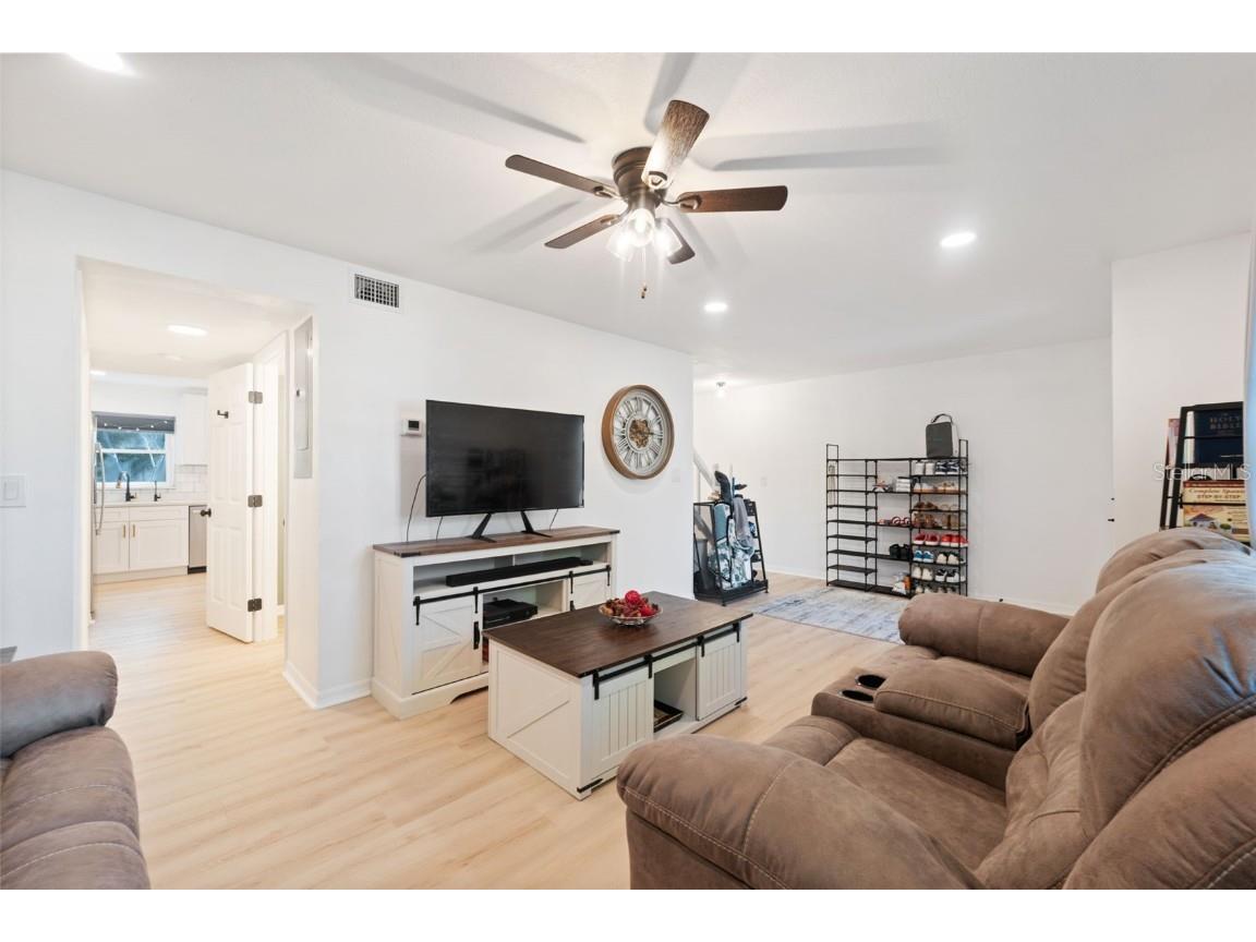 1325 Abbey Crescent Lane Clearwater FL 33759 TB8443413 image9