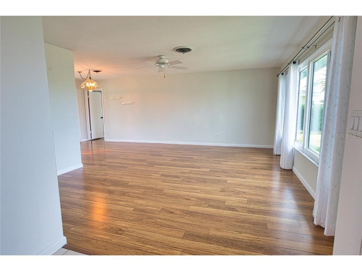 1325 Cambridge Drive Venice FL 34293 N6139574 image3