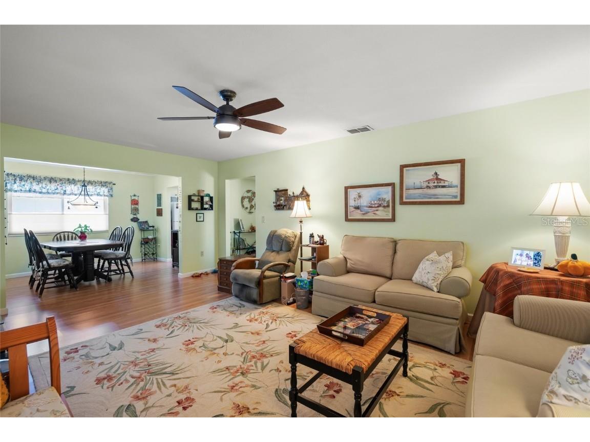 1325 Glen Oaks Drive E #133 Sarasota FL 34232 A4668597 image5