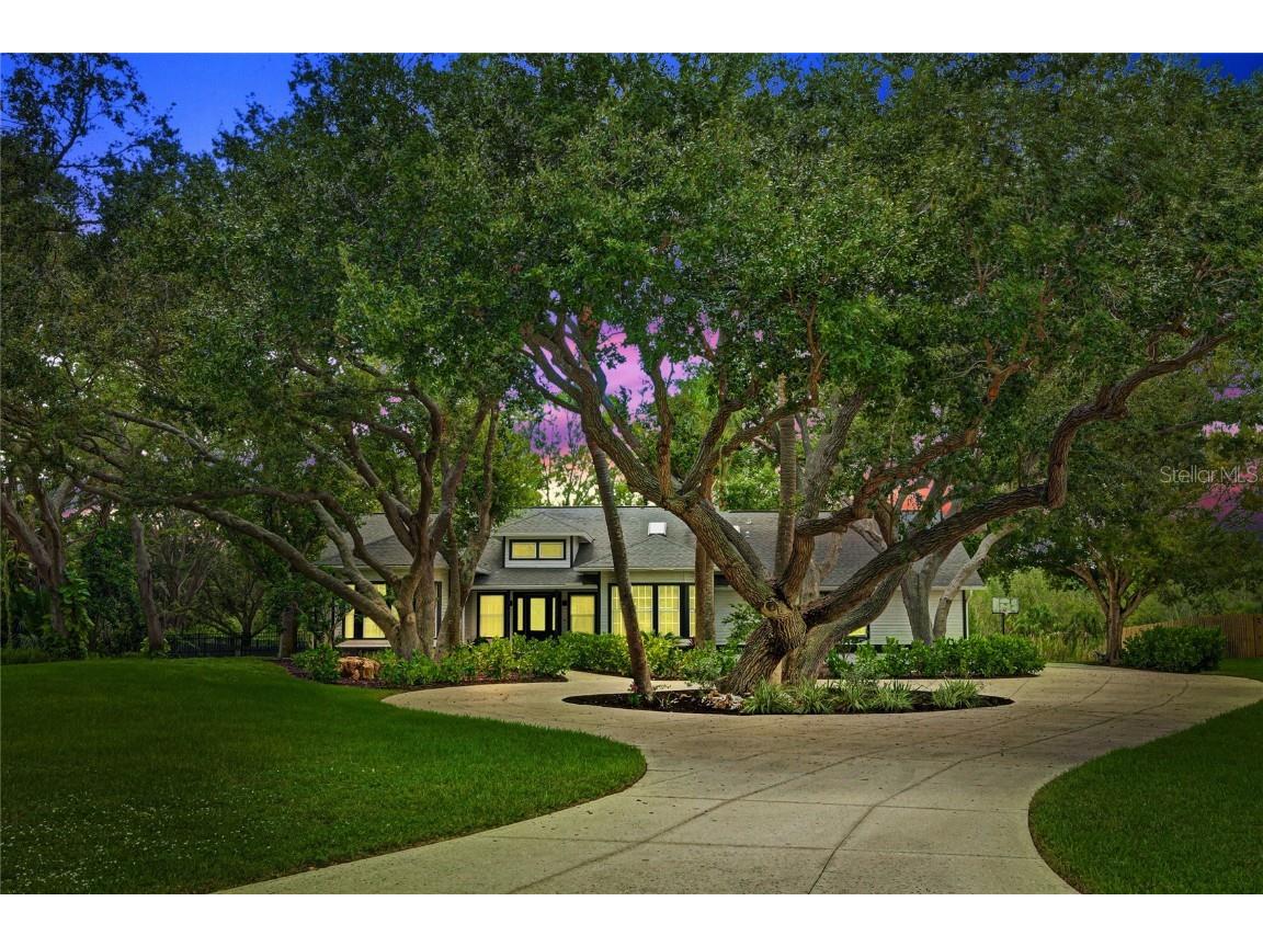 1325 Oak Point Court Venice FL 34292 T3467159 image1