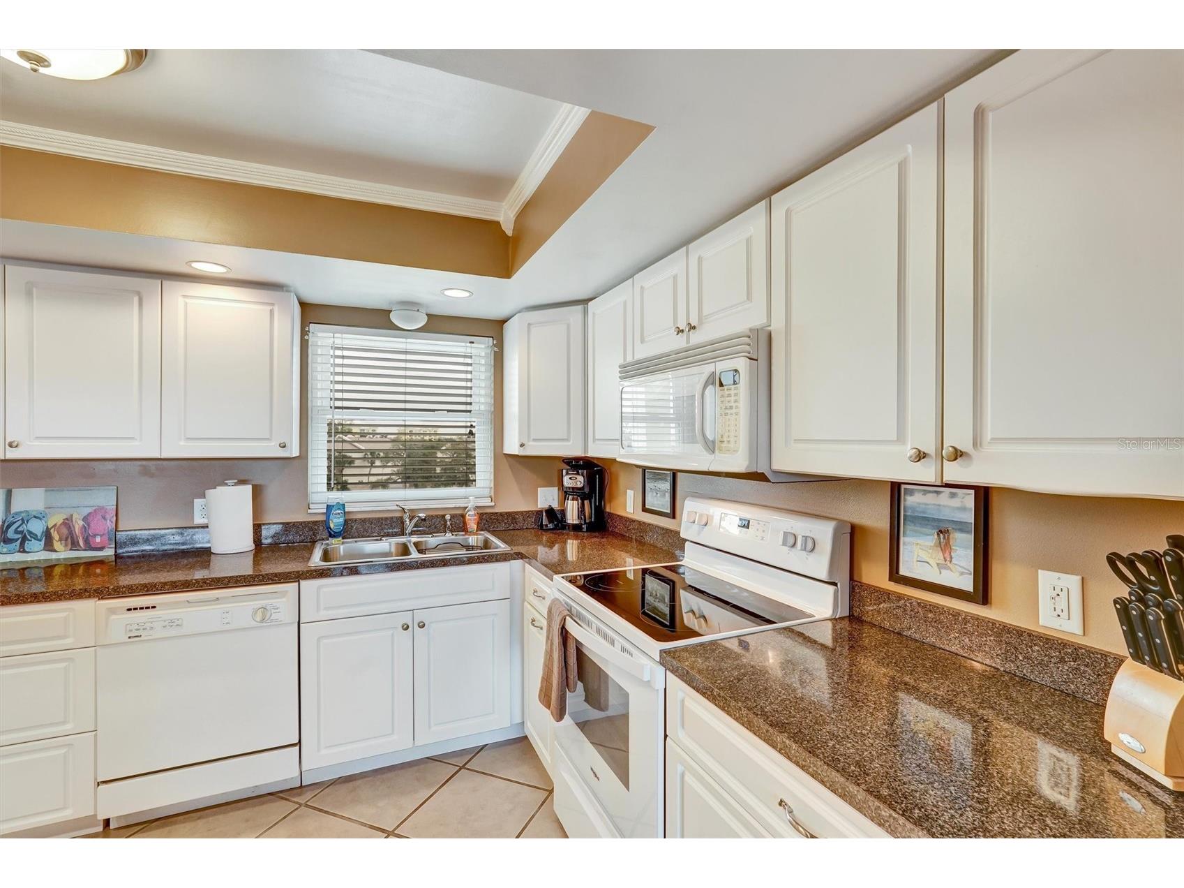 1325 S Portofino Drive #309 Sarasota FL 34242 - SARASOTA BAY A4670545 image4