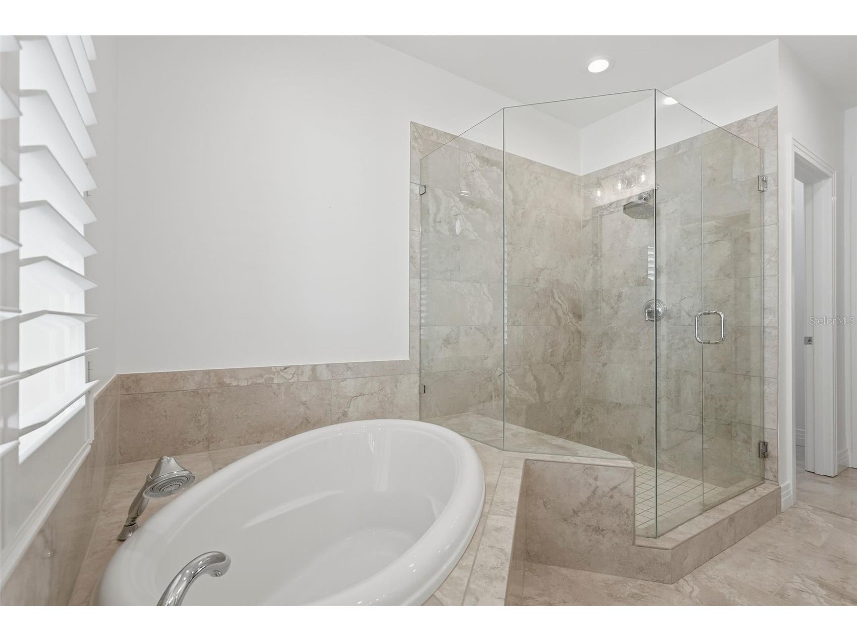 1325 Snell Isle Boulevard NE #105 Saint Petersburg FL 33704 TB8468602 image33