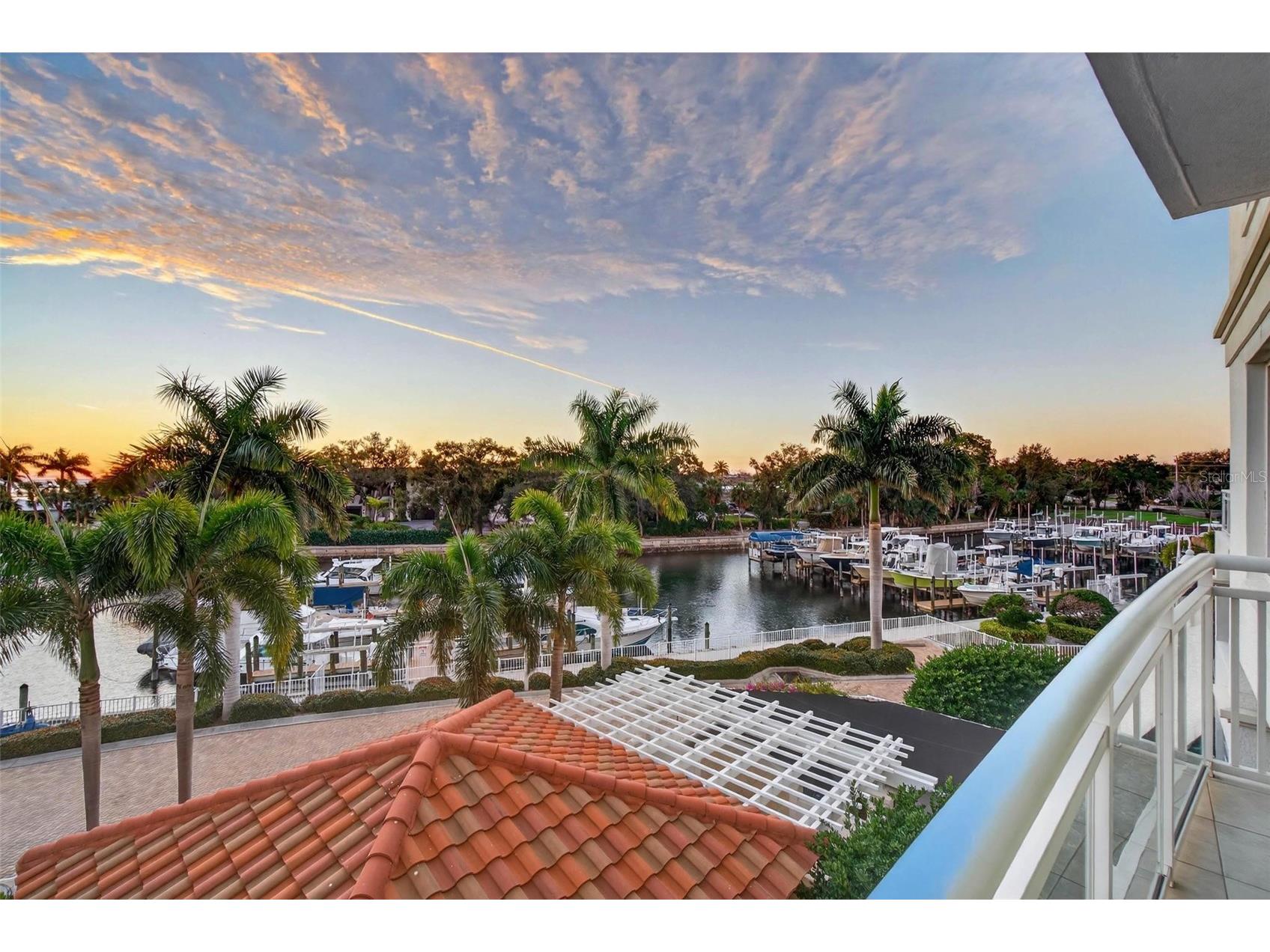 1325 Snell Isle Boulevard NE #302 Saint Petersburg FL 33704 TB8467931 image1