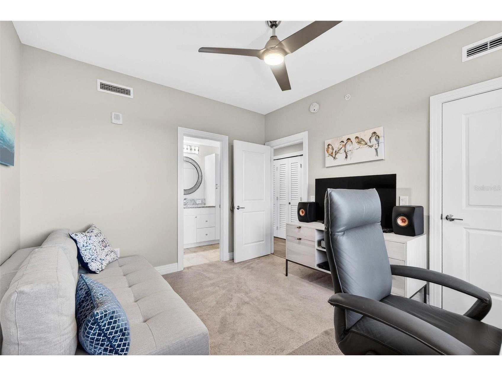 1325 Snell Isle Boulevard NE #302 Saint Petersburg FL 33704 TB8467931 image30