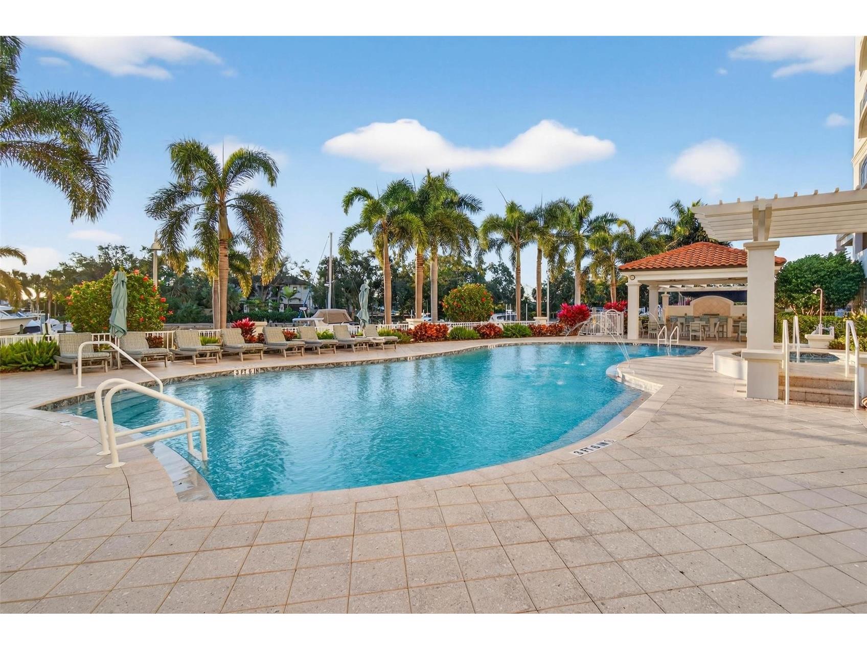 1325 Snell Isle Boulevard NE #302 Saint Petersburg FL 33704 TB8467931 image43