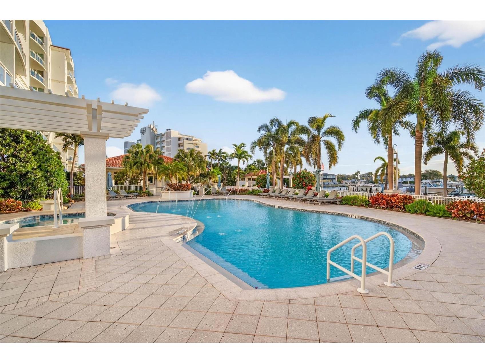 1325 Snell Isle Boulevard NE #302 Saint Petersburg FL 33704 TB8467931 image44