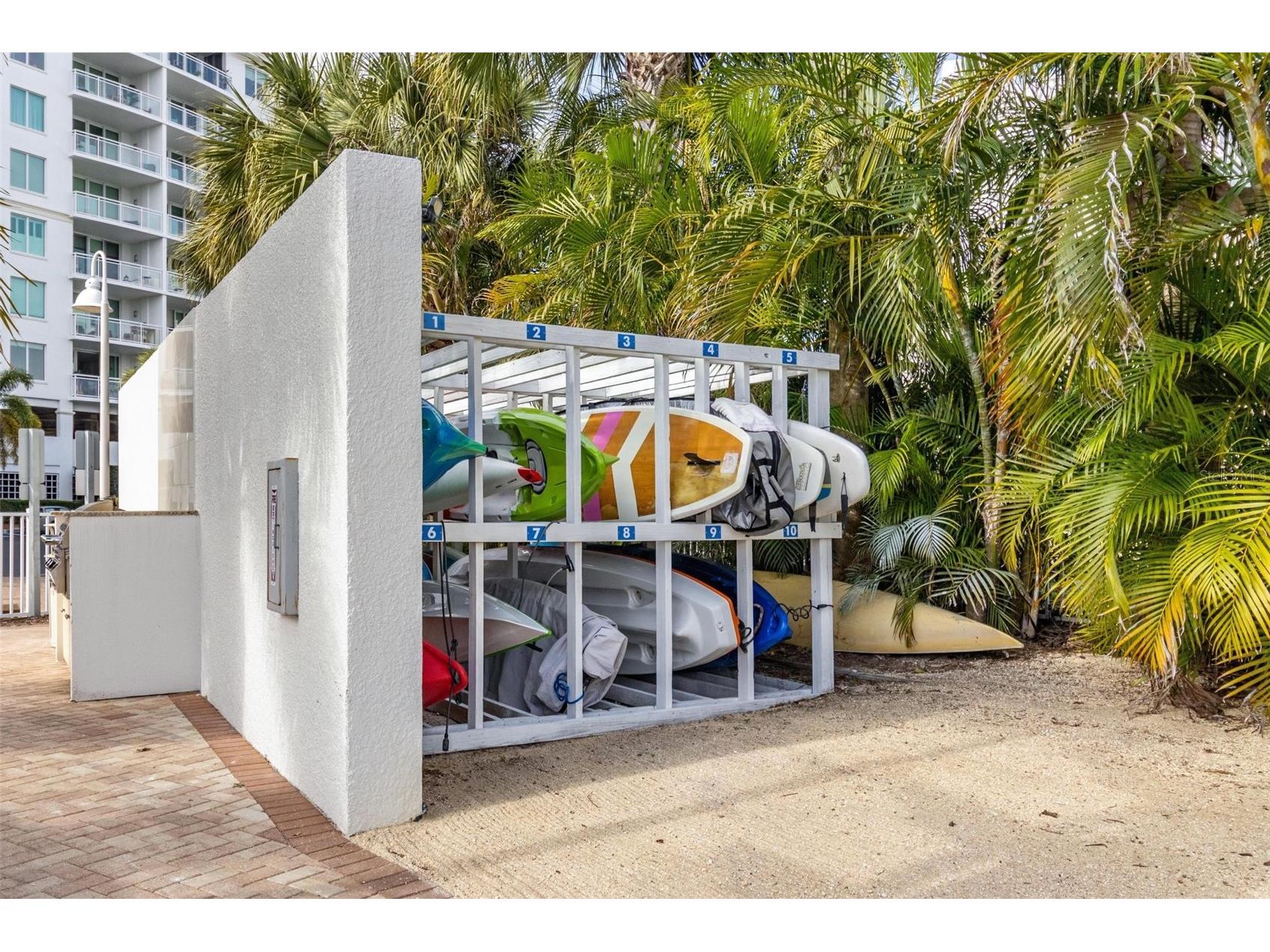 1325 Snell Isle Boulevard NE #302 Saint Petersburg FL 33704 TB8467931 image47