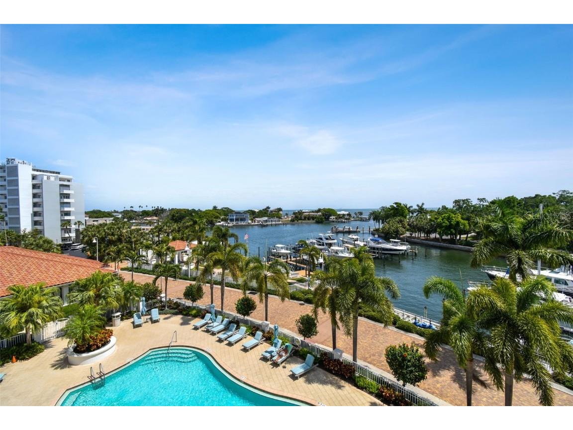 1325 Snell Isle Boulevard NE #403 Saint Petersburg FL 33704 - SMACKS BAYOU U8196121 image1