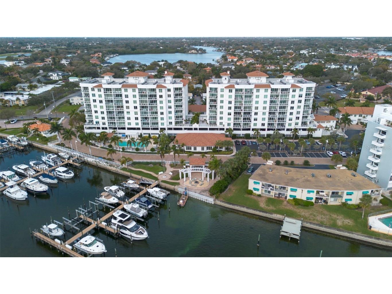 1325 Snell Isle Boulevard NE #404 Saint Petersburg FL 33704 - SMACKS BAYOU U8230165 image1