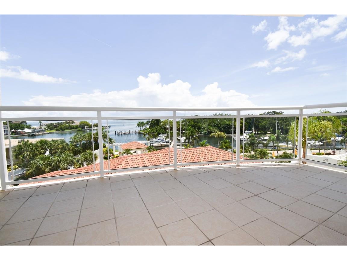 1325 Snell Isle Boulevard NE #407 Saint Petersburg FL 33704 - SMACKS BAYOU TO TAMPA BAY U8209987 image1