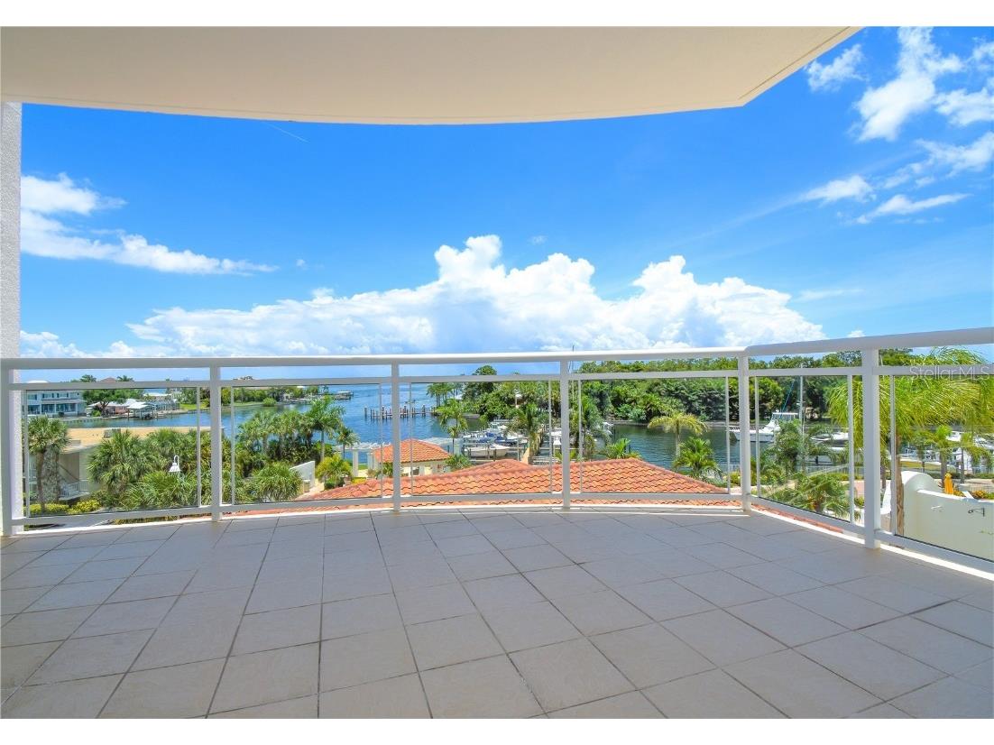 1325 Snell Isle Boulevard NE #407 Saint Petersburg FL 33704 - SMACKS BAYOU & TAMPA BAY TB8330130 image1