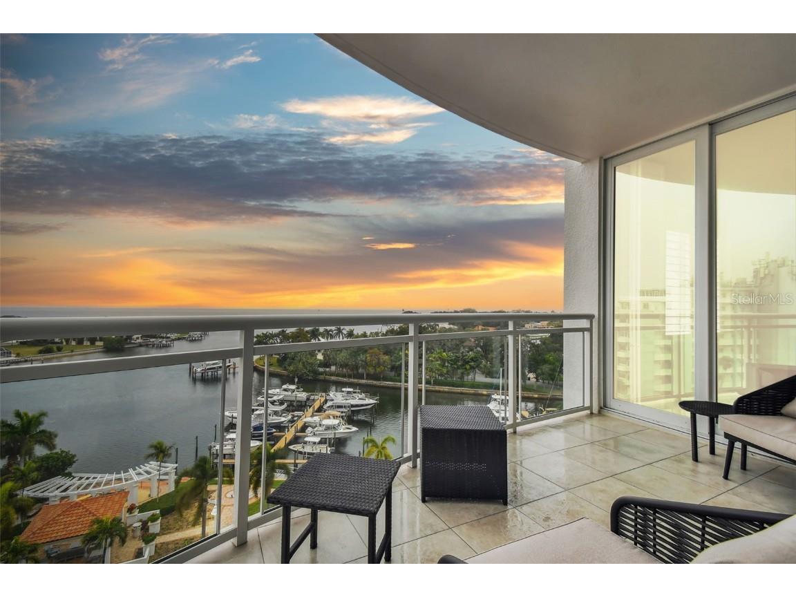 1325 Snell Isle Boulevard NE #806 Saint Petersburg FL 33704 - TAMPA BAY U8230367 image1