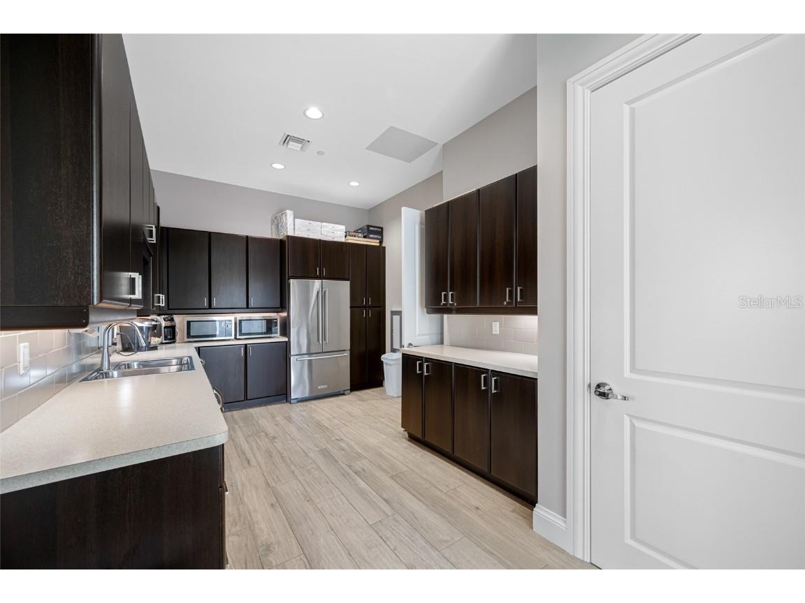 1325 Snell Isle Boulevard NE #810 Saint Petersburg FL 33704 TB8385328 image41