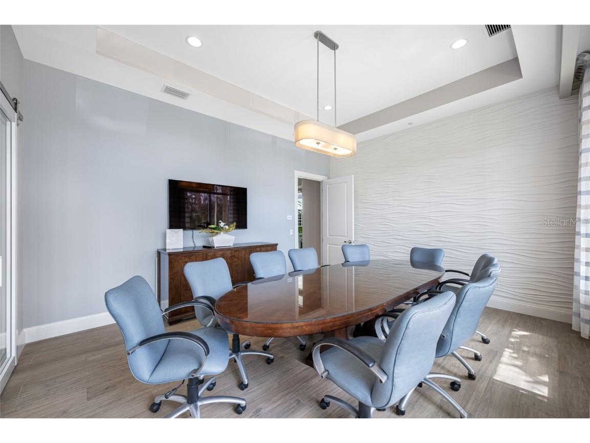 1325 Snell Isle Boulevard NE #810 Saint Petersburg FL 33704 TB8385328 image42