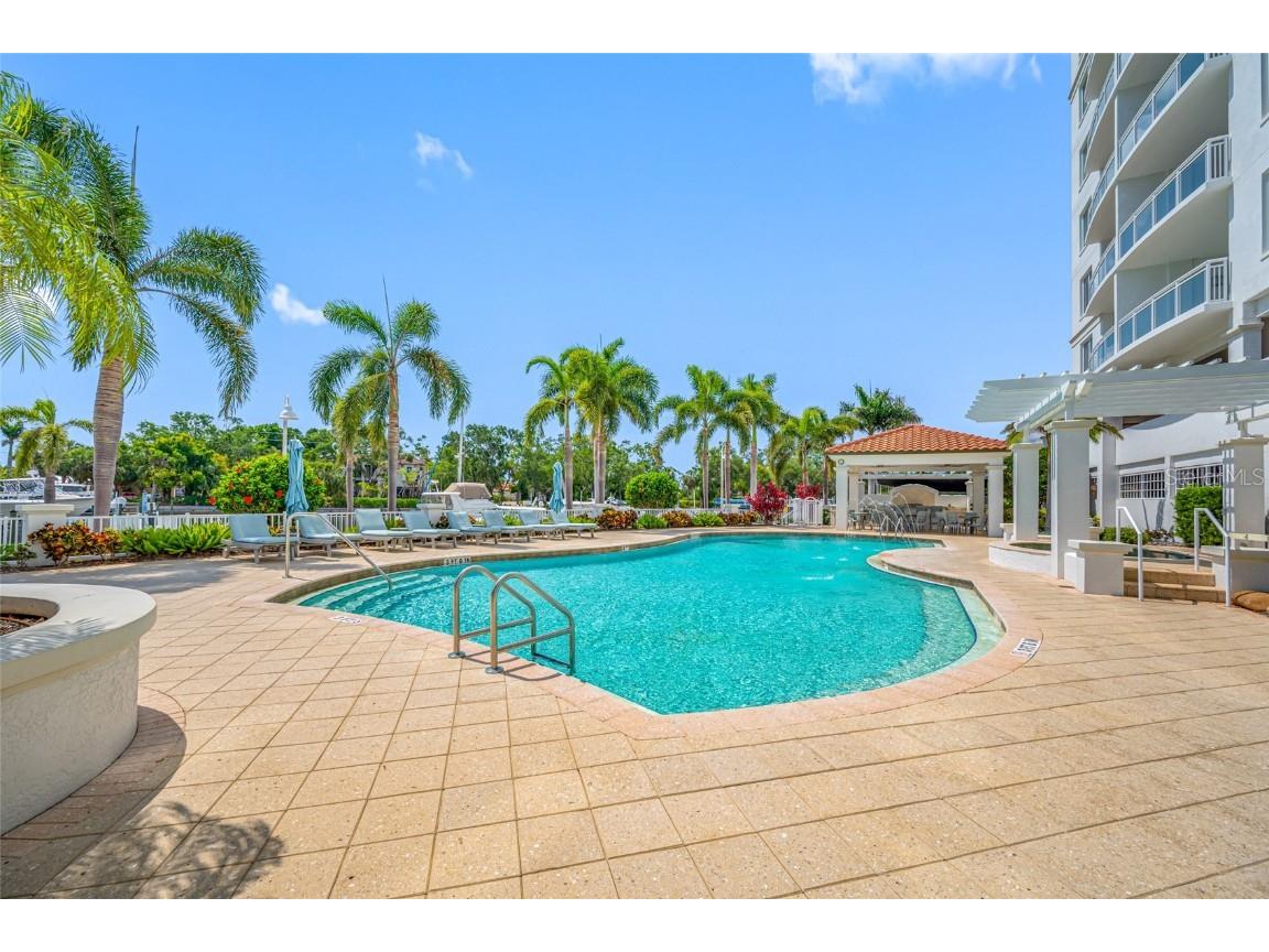 1325 Snell Isle Boulevard NE #810 Saint Petersburg FL 33704 TB8385328 image47