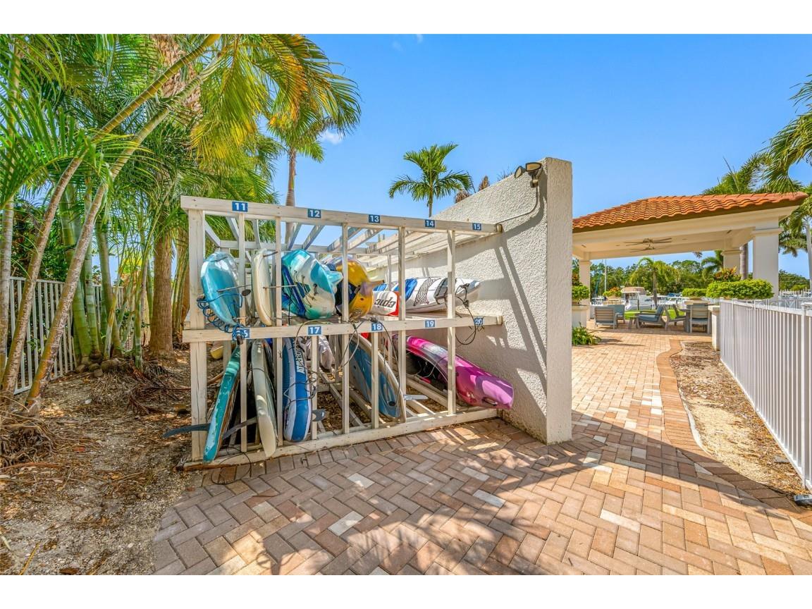 1325 Snell Isle Boulevard NE #810 Saint Petersburg FL 33704 TB8385328 image52