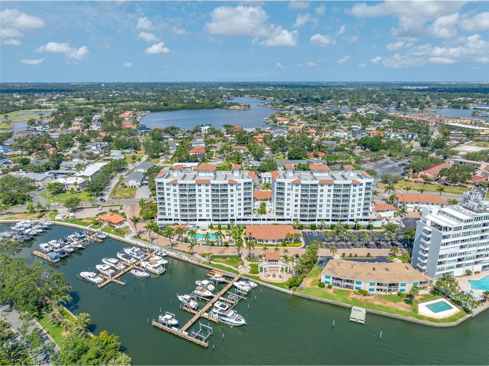 1325 Snell Isle Boulevard NE #810 Saint Petersburg FL 33704 TB8463384 image34