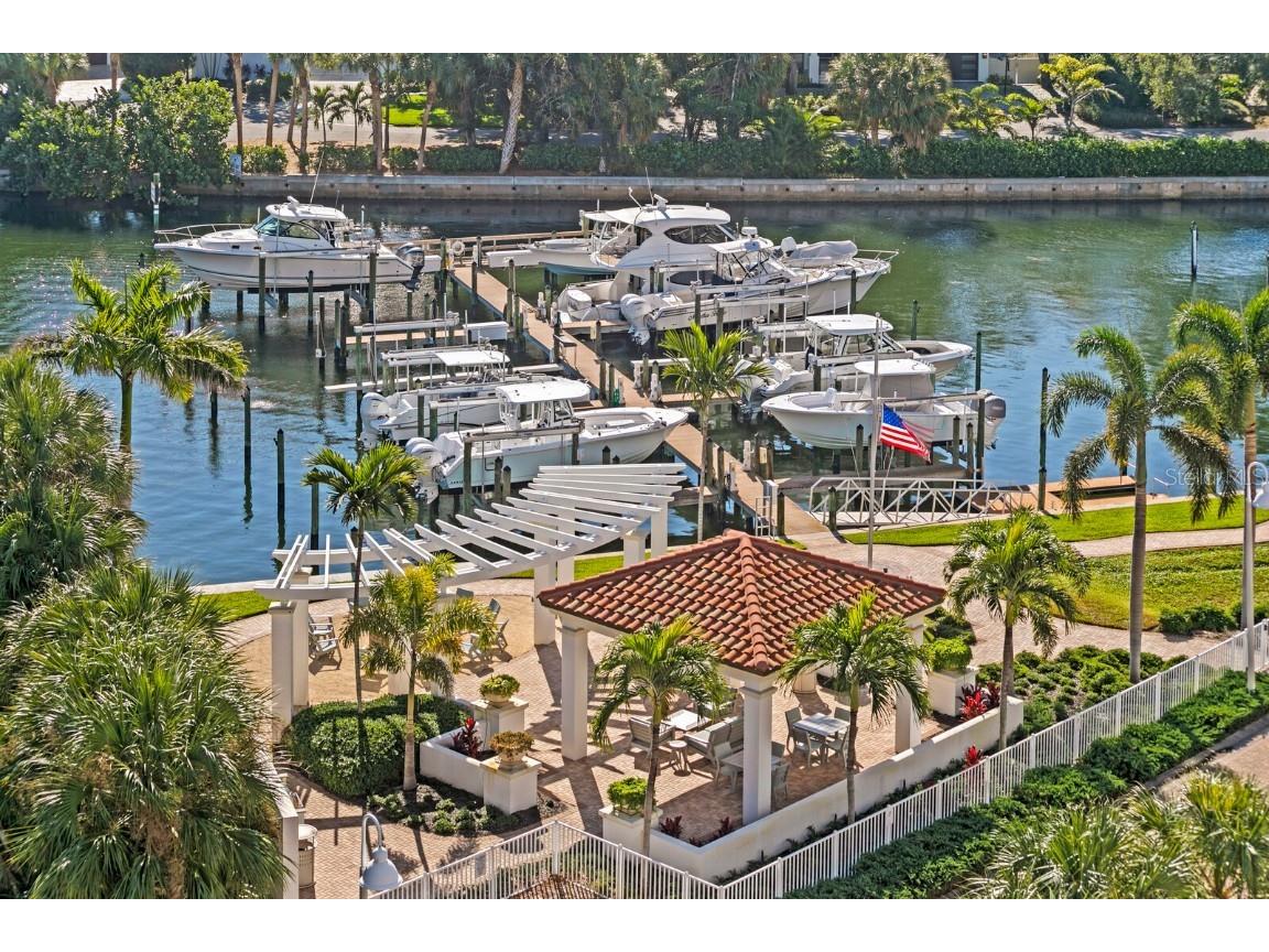 1325 Snell Isle Boulevard NE #811 Saint Petersburg FL 33704 - TAMPA BAY/SMACKS BAYOU TB8449786 image1