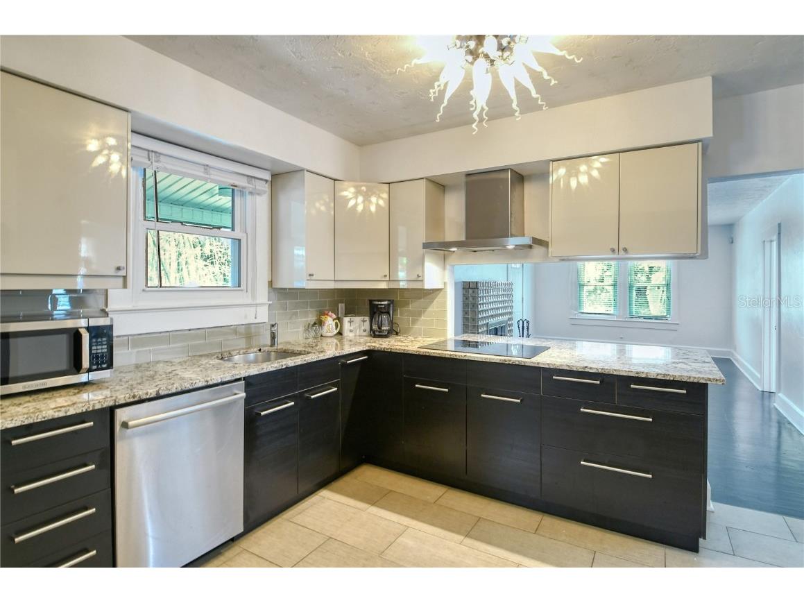 1326 17th Street Sarasota FL 34234 A4669038 image3