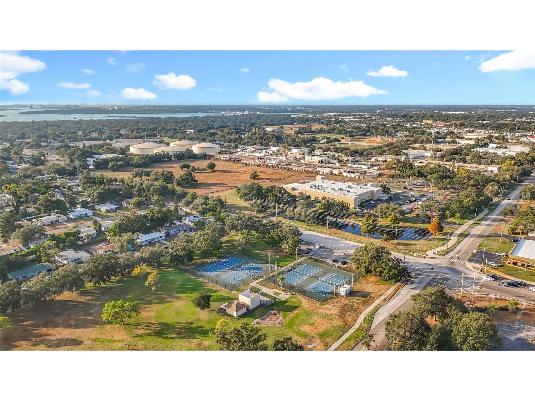 1326 74th Street N Saint Petersburg FL 33710 TB8451665 image74