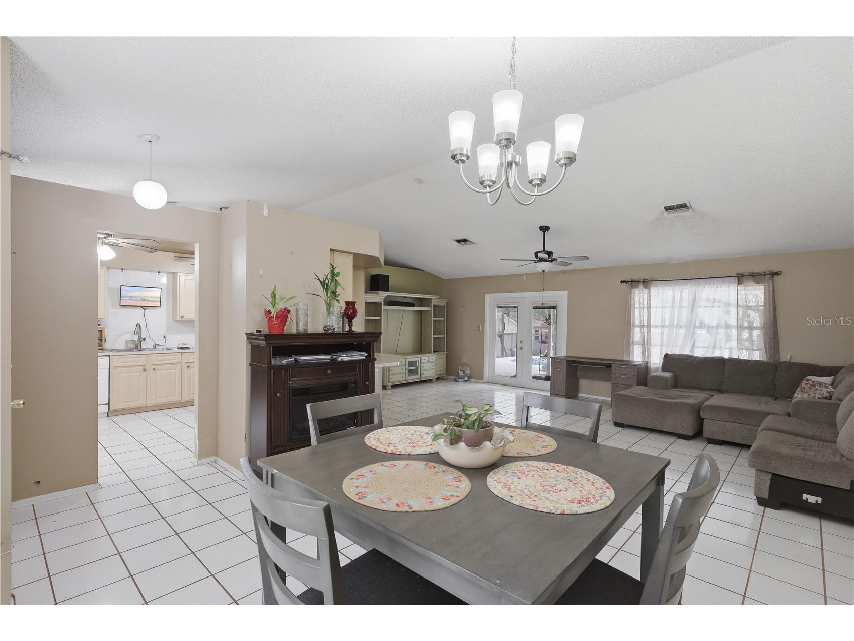 1326 Ferendina Drive Deltona FL 32725 V4948371 image3