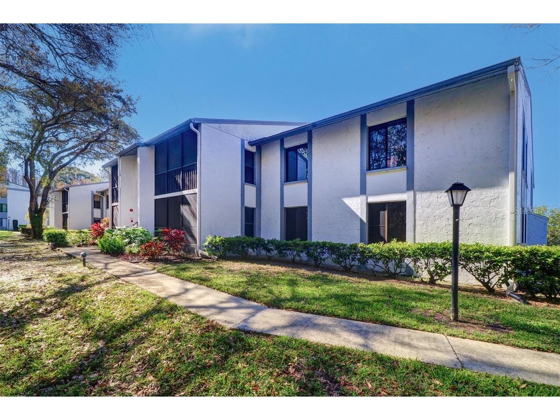 1326 Pine Ridge Circle E #B2 Tarpon Springs FL 34688 TB8363306 image1