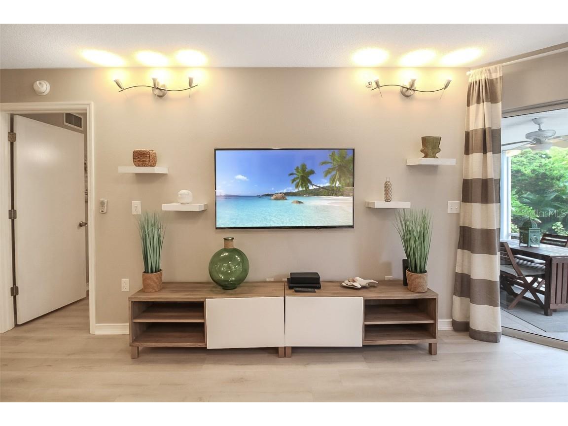 1326 Siesta Bayside Drive #1326-D Sarasota FL 34242 A4593068 image18