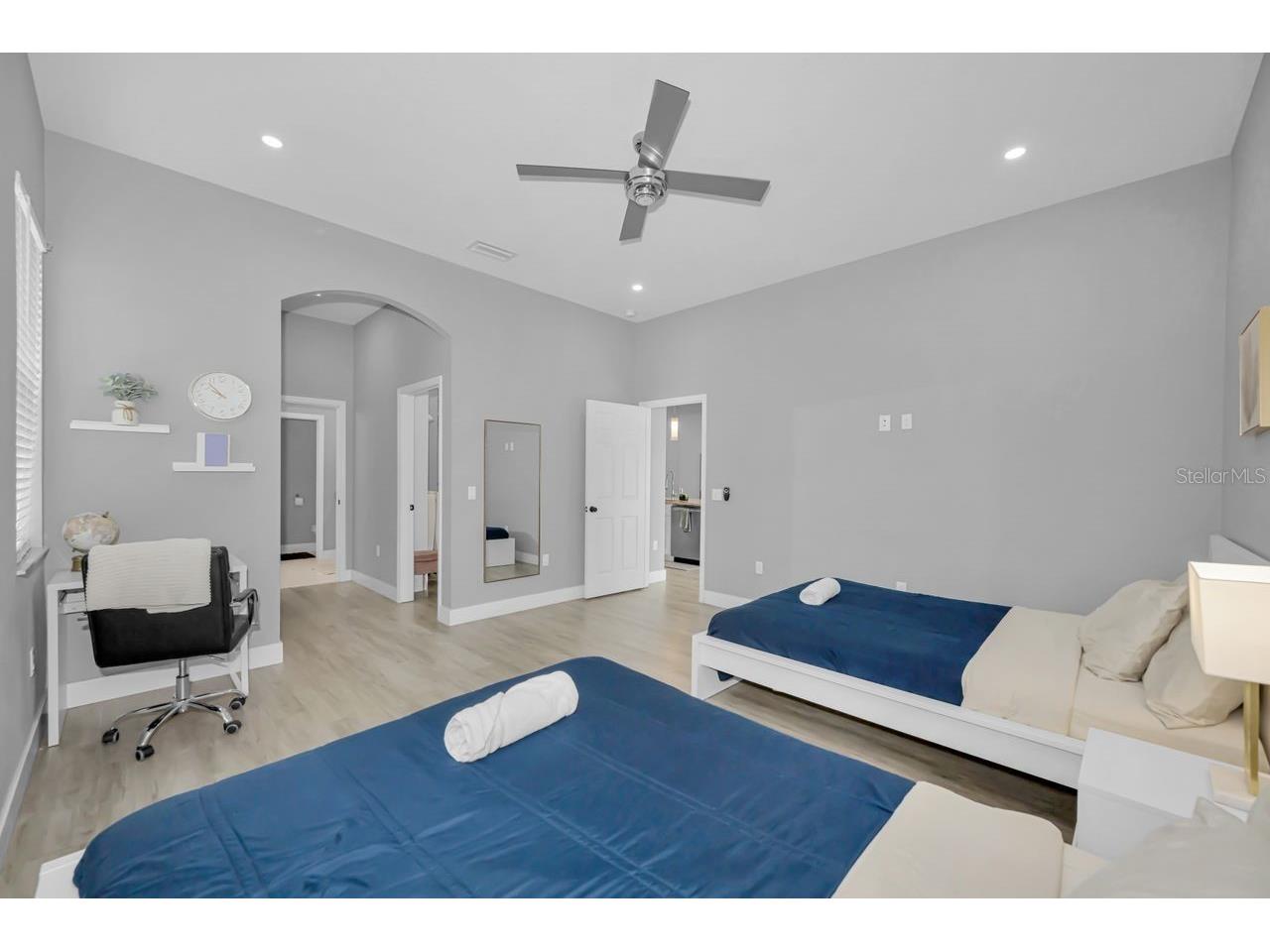 13266 Clay Avenue Largo FL 33773 TB8470037 image28