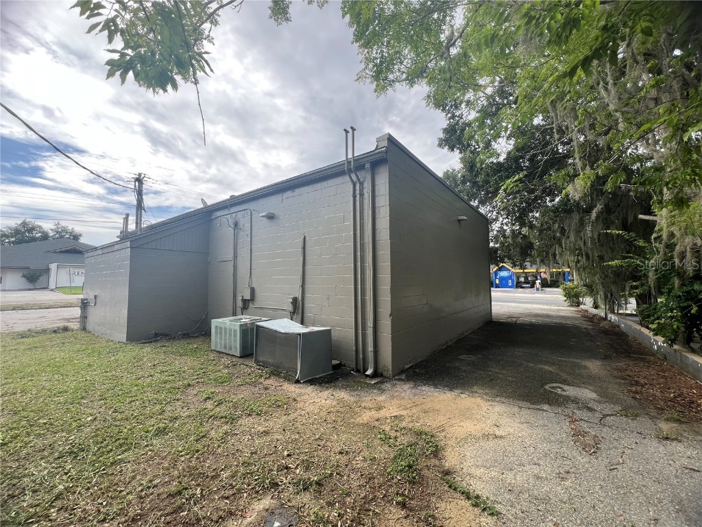 1327 E Silver Springs Boulevard Ocala FL 34470 O6361647 image9