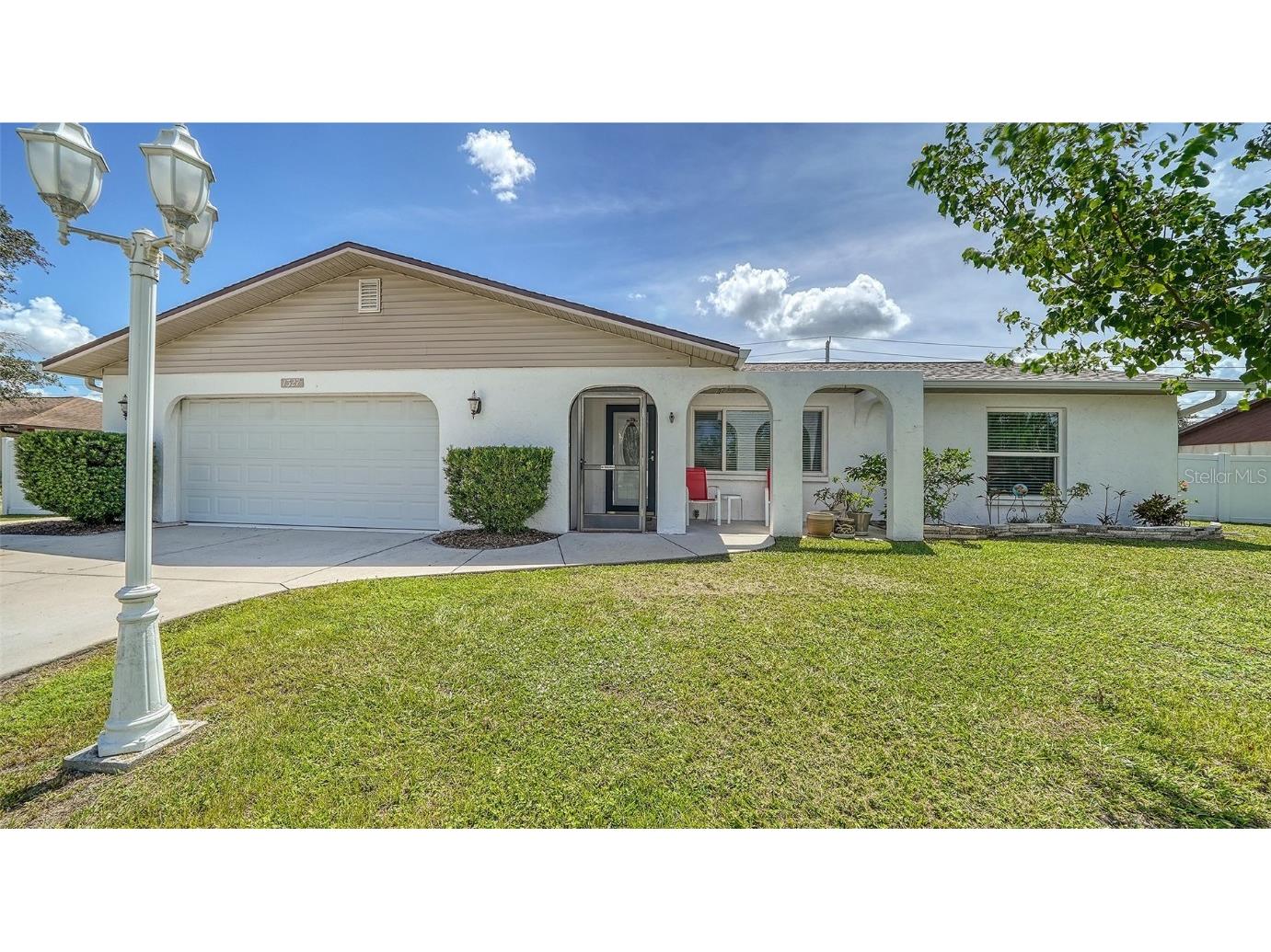 1327 Georgetowne Circle Sarasota FL 34232 A4578296 image1