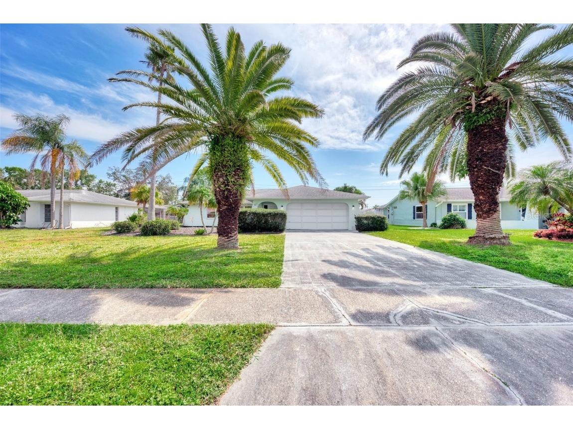 1327 Lucaya Avenue Venice FL 34285 N6125858 image1