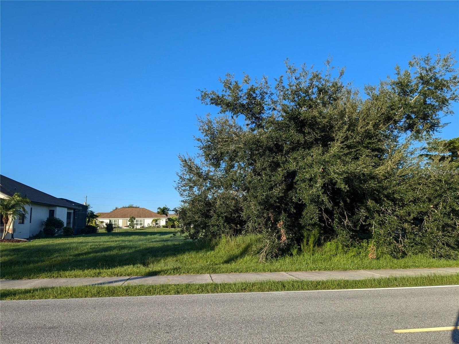 1327 Rio De Janeiro Avenue Punta Gorda FL 33983 C7525858 image1