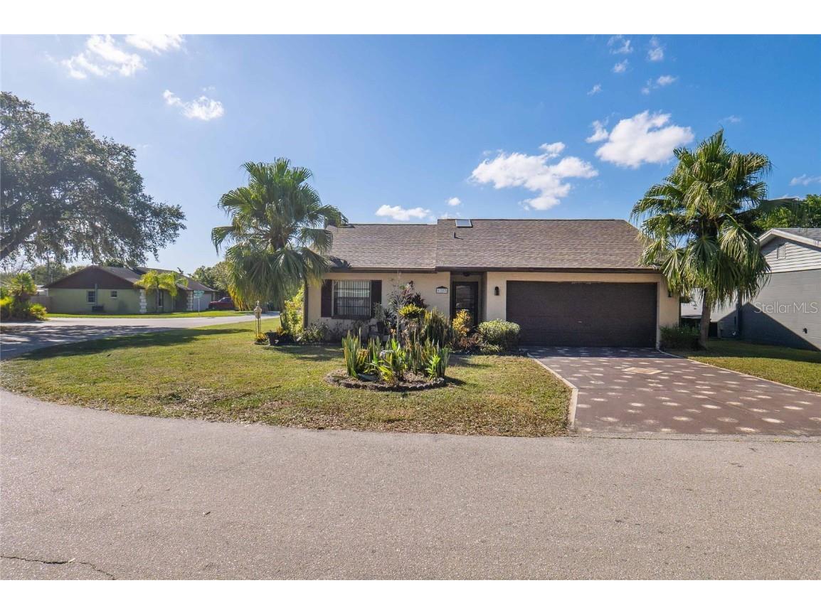 1327 Waterview Boulevard E Lakeland FL 33801 L4937127 image1