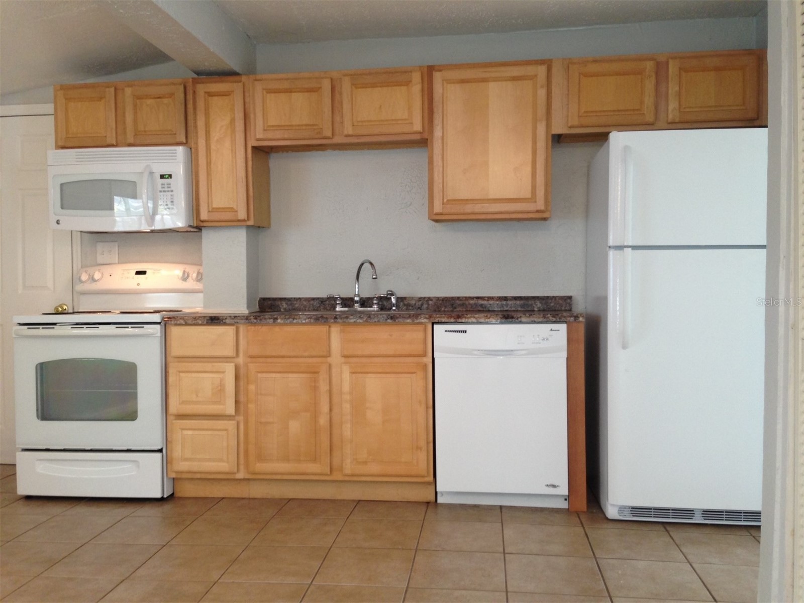 1328 Cloverlawn Avenue #B Orlando FL 32806 O6418191 image3