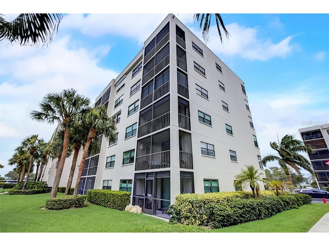 1328 Pasadena Avenue S #201 South Pasadena FL 33707 U8207748 image1