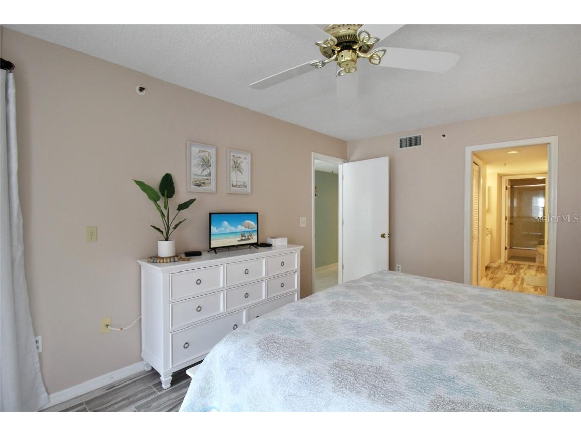 1328 Siesta Bayside Drive #1328-C Sarasota FL 34242 A4593766 image19