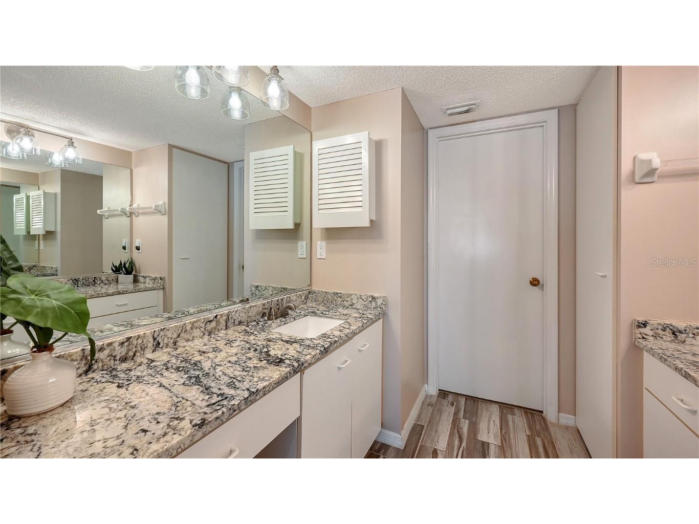 1328 Siesta Bayside Drive #1328C Sarasota FL 34242 A4672183 image19