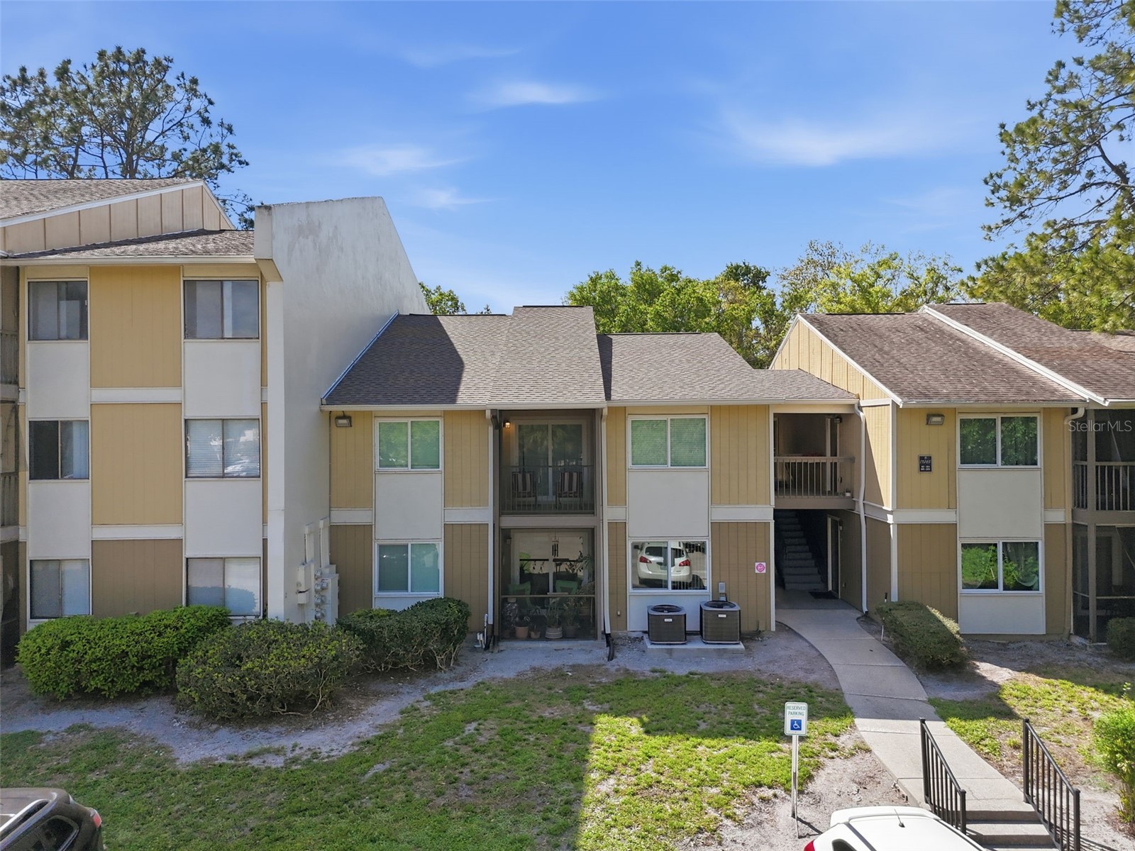13285 Arbor Pointe Circle #202 Tampa FL 33617 TB8487175 image1