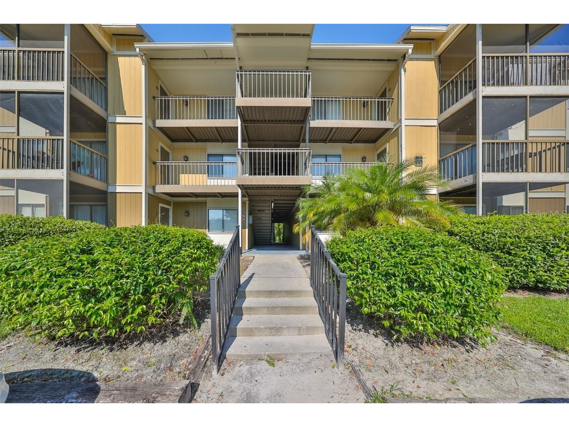 13287 Arbor Pointe Circle #201 Tampa FL 33617 T3549925 image1