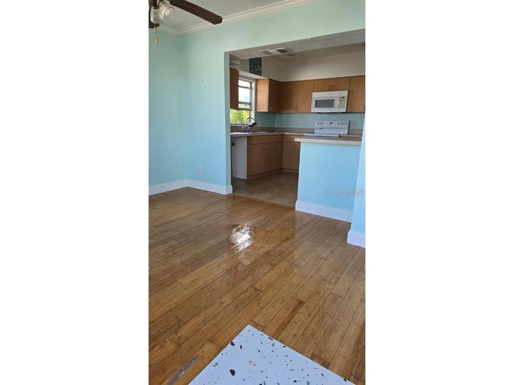 13288 4th Street E Madeira Beach FL 33708 TB8450057 image3