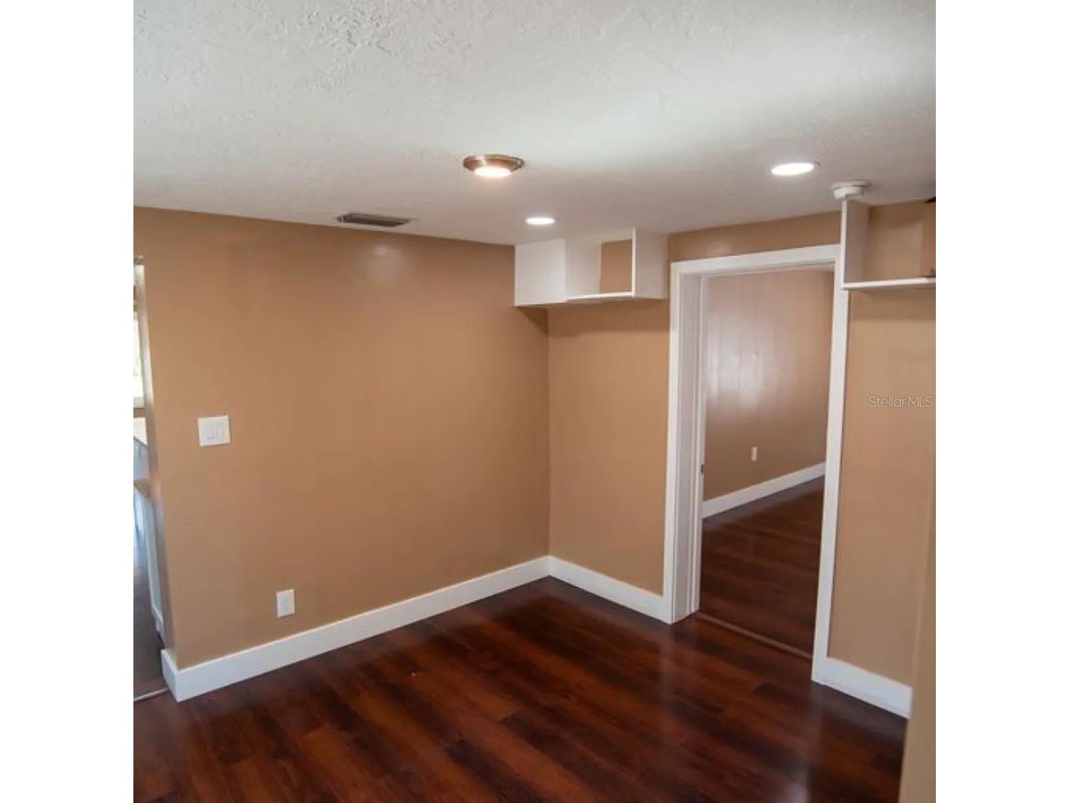 1329 34th Avenue N Saint Petersburg FL 33704 TB8519473 image7