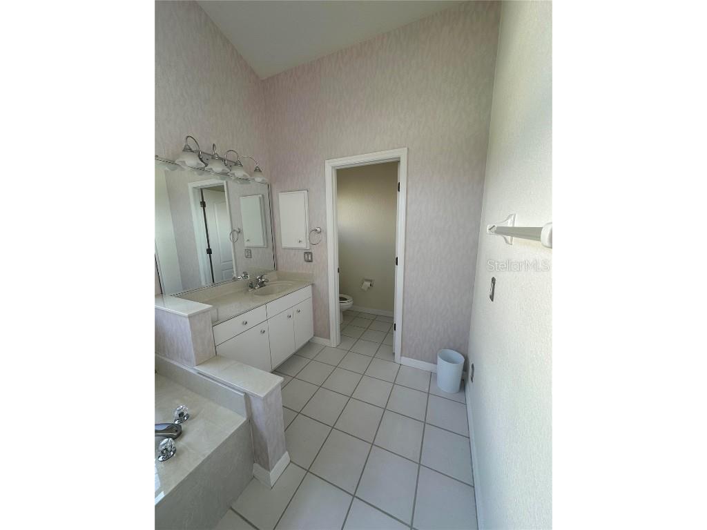 1329 Clubview Court SW Venice FL 34292 N6136354 image16