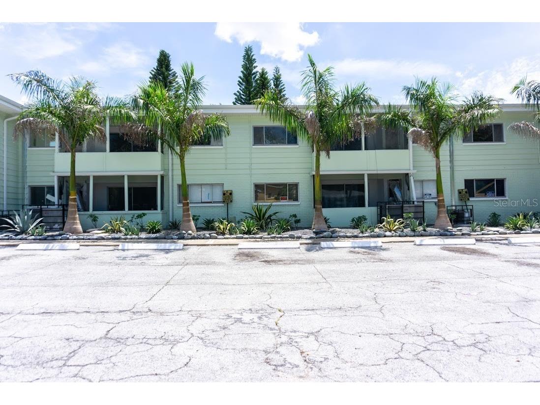 1329 Drew Street #6 Clearwater FL 33755 U8250384 image1