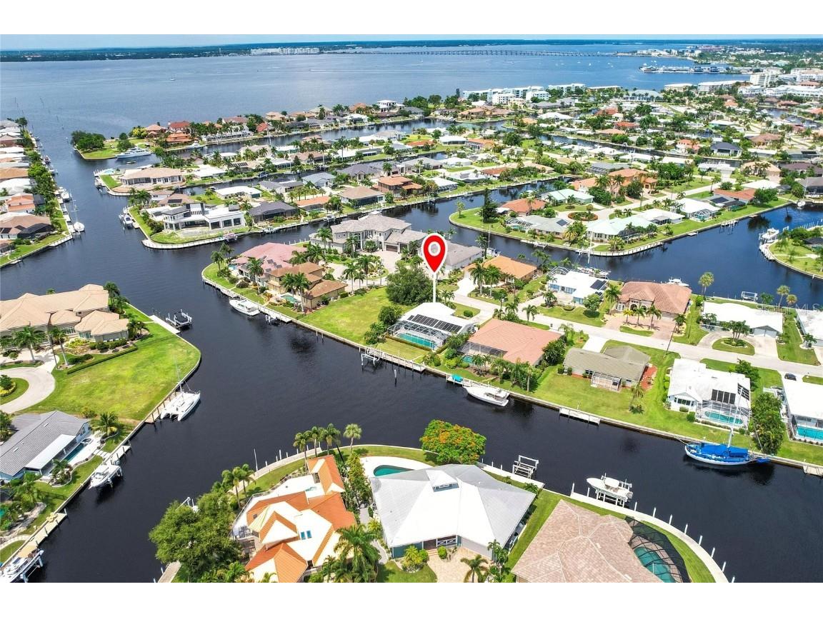 133 Crescent Drive Punta Gorda FL 33950 C7495967 image1