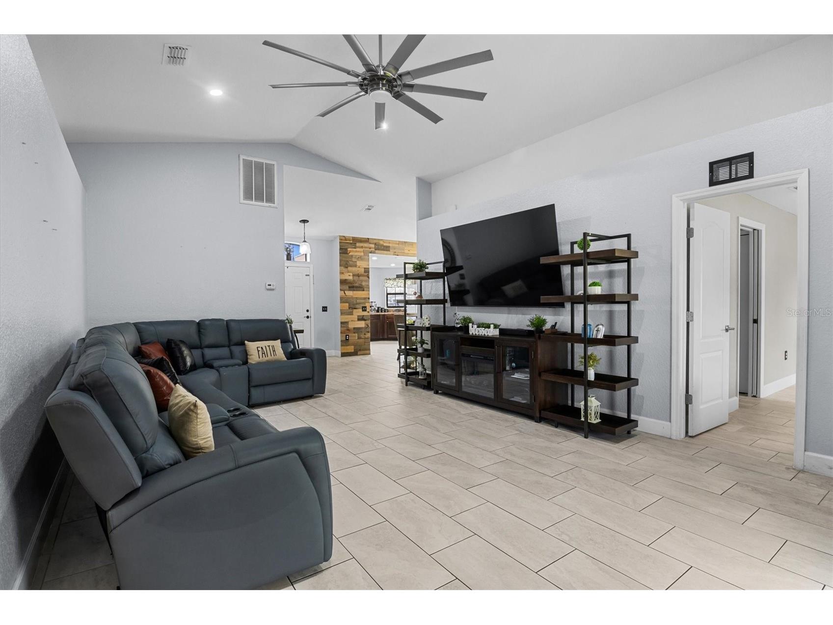 133 Crossing Drive Lakeland FL 33809 P4939332 image17