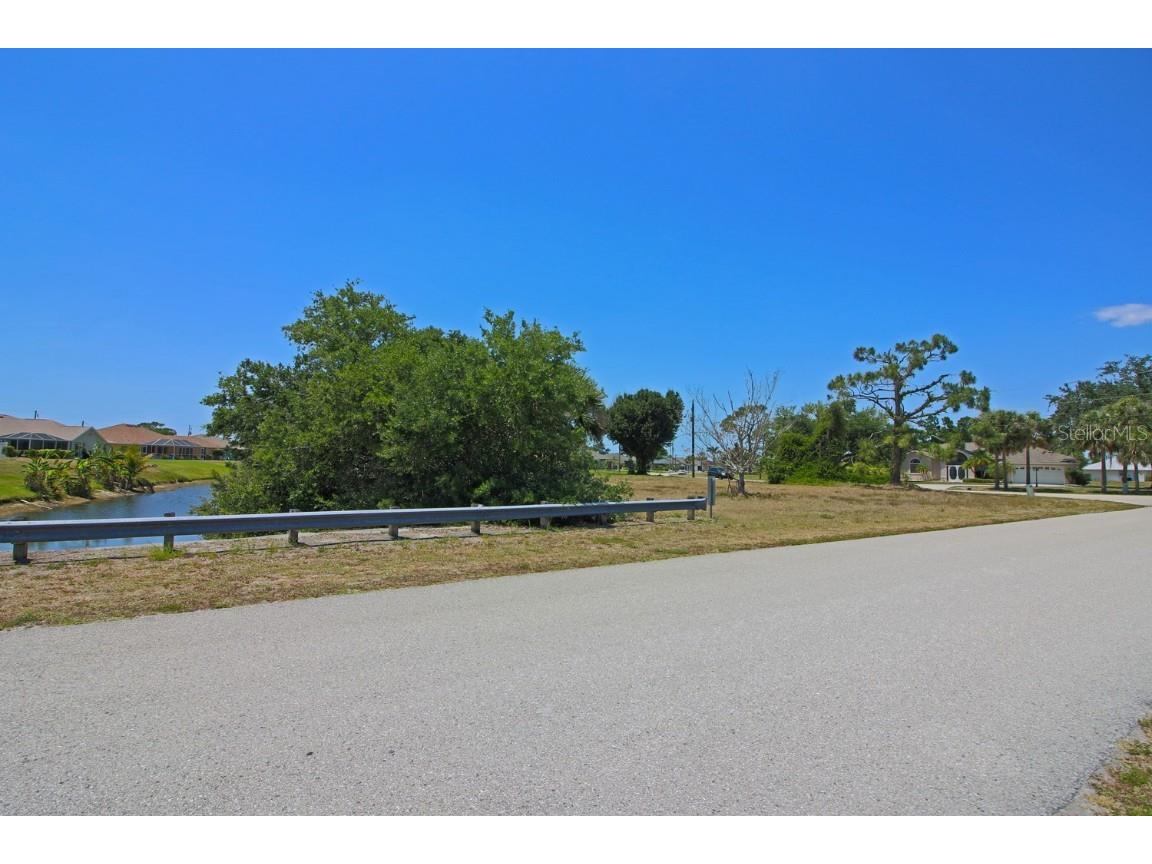 133 Fairway Road Rotonda West FL 33947 C7509174 image11