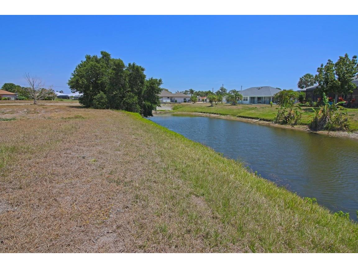 133 Fairway Road Rotonda West FL 33947 C7509174 image15