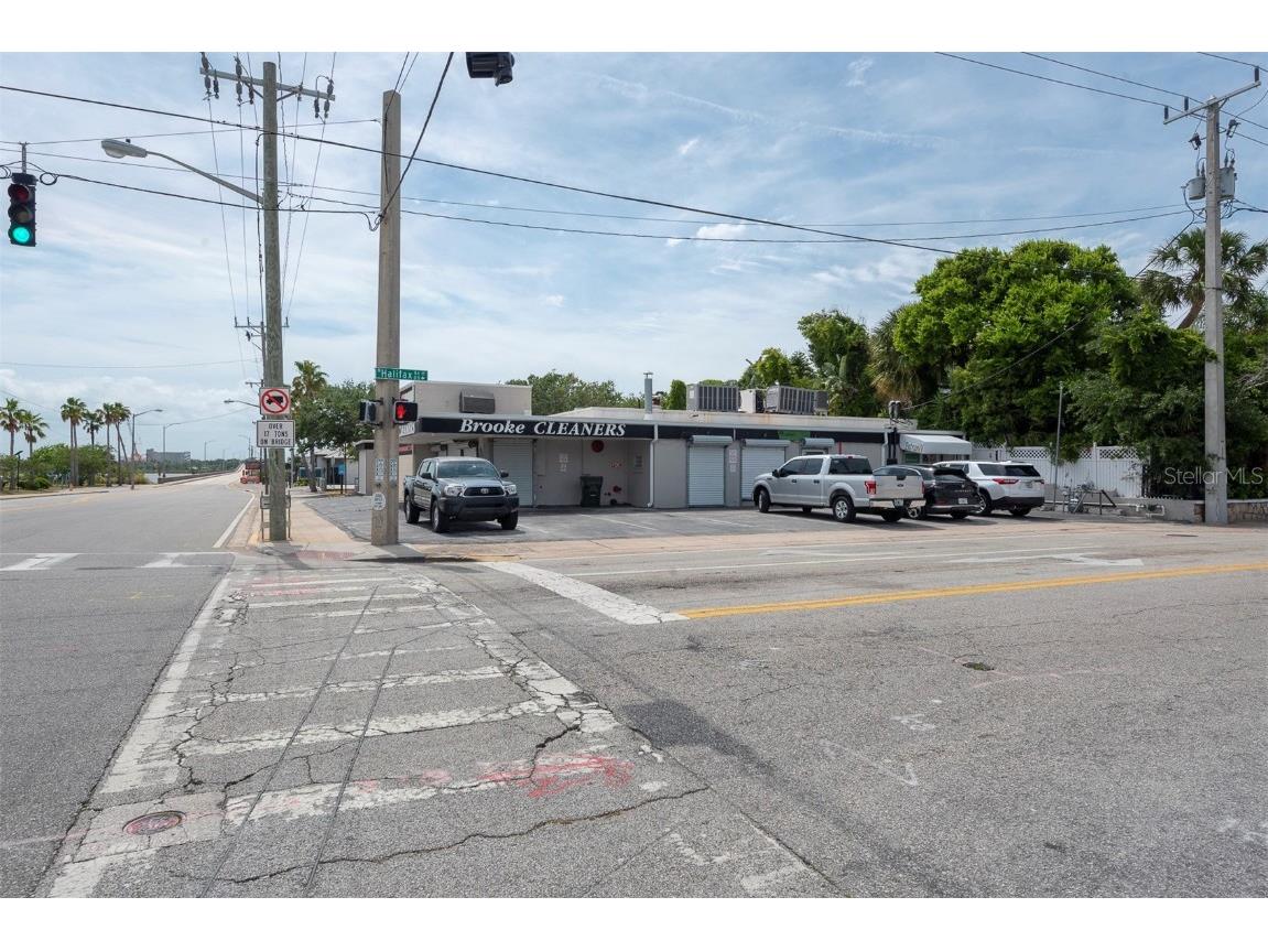 133 Main Street E Daytona Beach FL 32118 - HALIFAX RIVER V4942306 image13