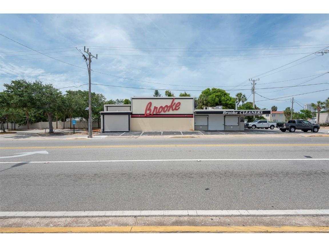 133 Main Street E Daytona Beach FL 32118 - HALIFAX RIVER V4942306 image2