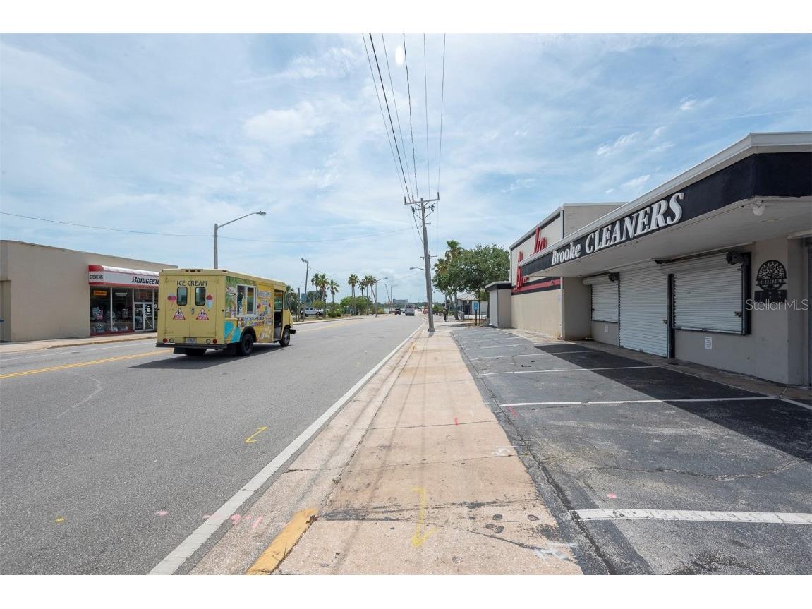 133 Main Street E Daytona Beach FL 32118 - HALIFAX RIVER V4942306 image4